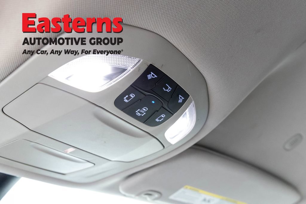 Used 2022 Chrysler Pacifica Touring-L image 21