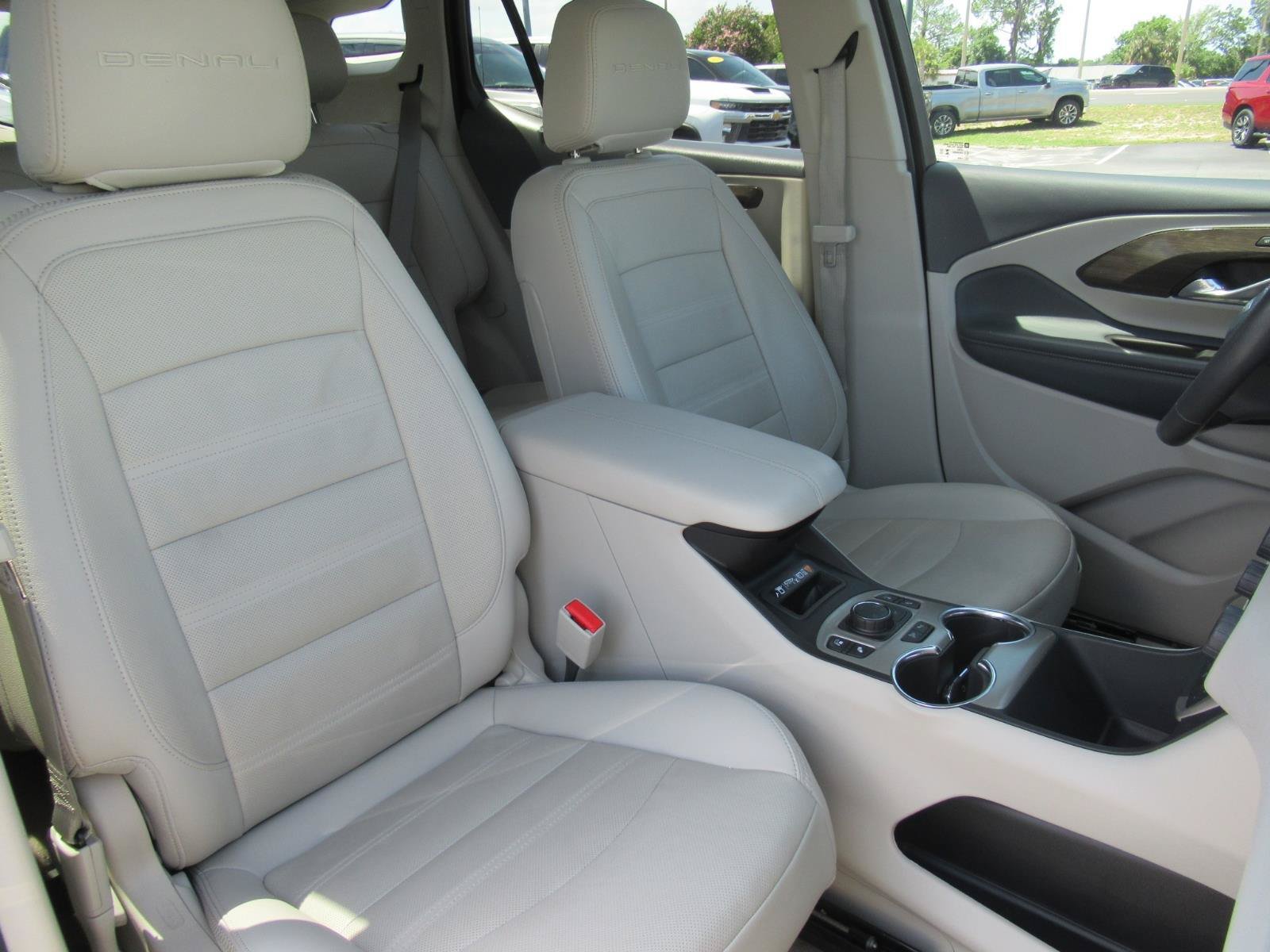Certified 2024 GMC Terrain Denali w/ Black Diamond Edition AWD/4WD image 9