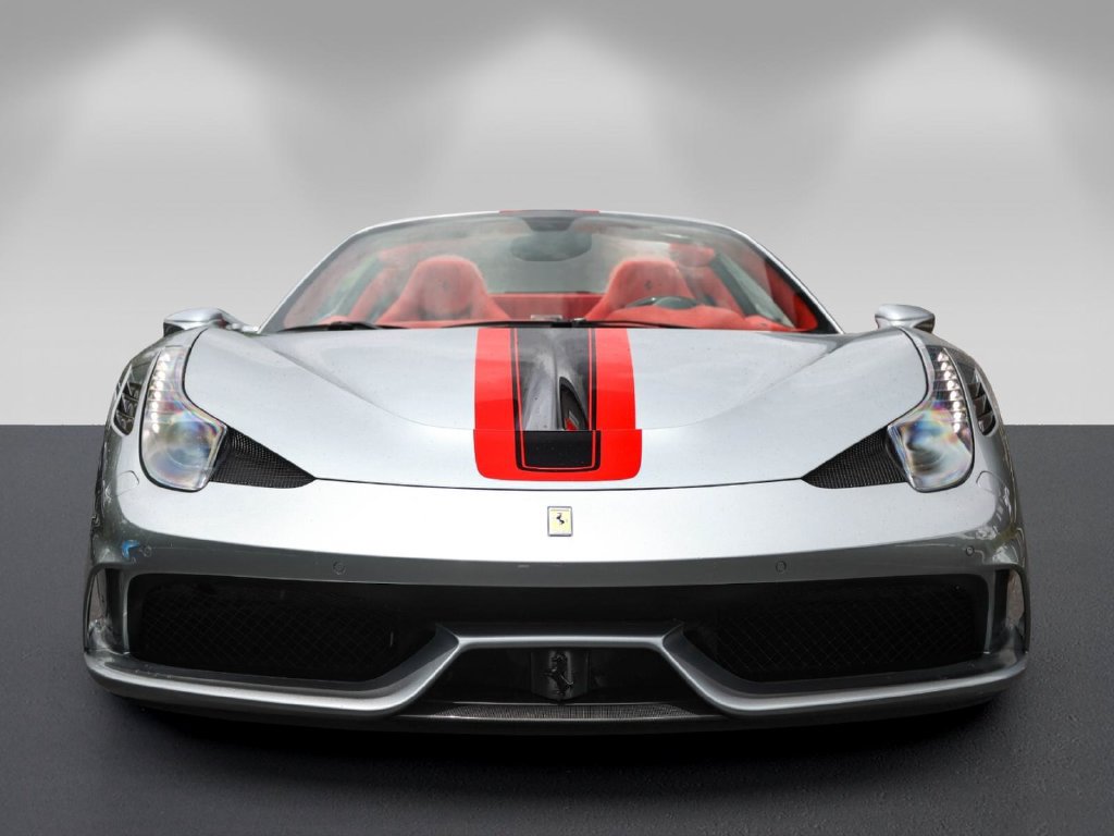 Used 2015 Ferrari 458 Speciale A RWD image 8