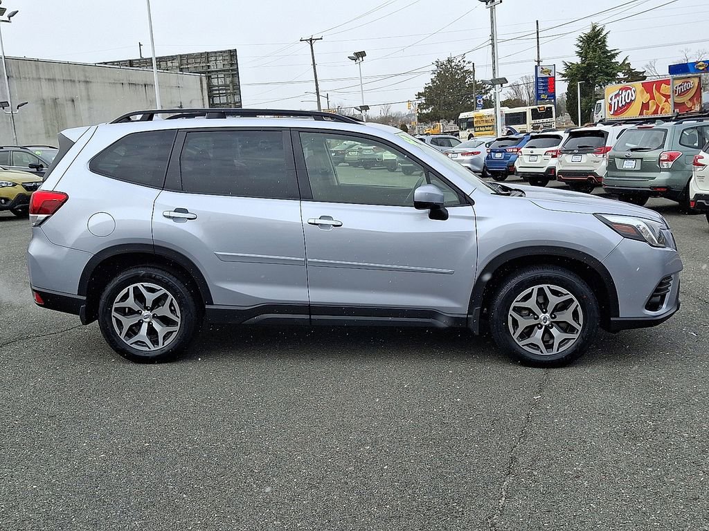 Used 2023 Subaru Forester Premium image 10