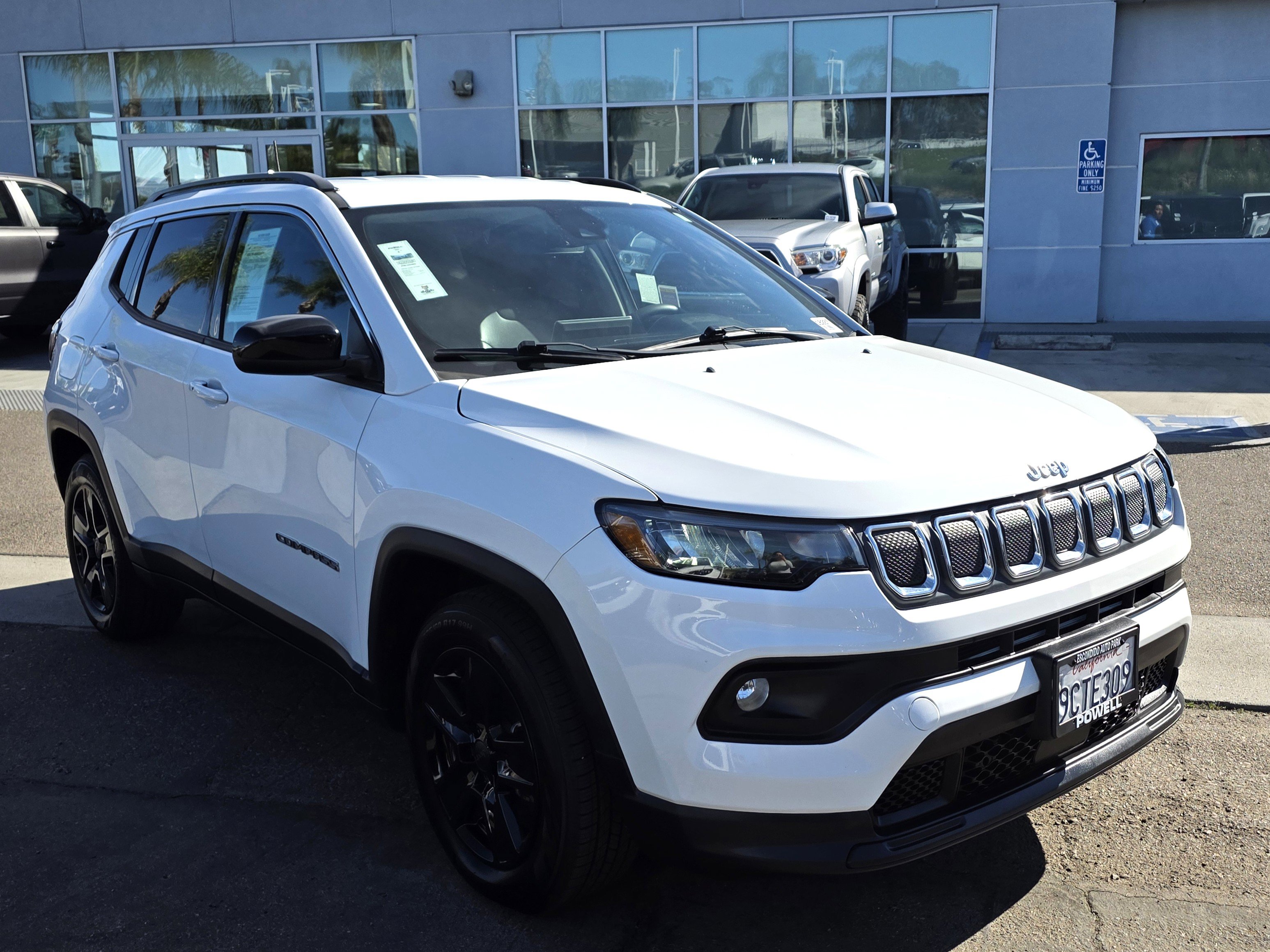 Certified 2022 Jeep Compass Latitude image 6