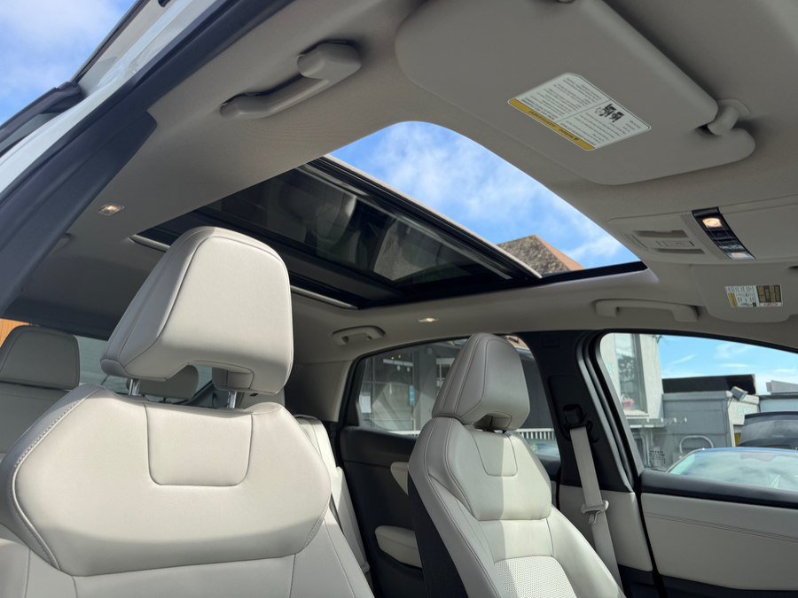 Used 2024 Nissan Ariya AWD image 36