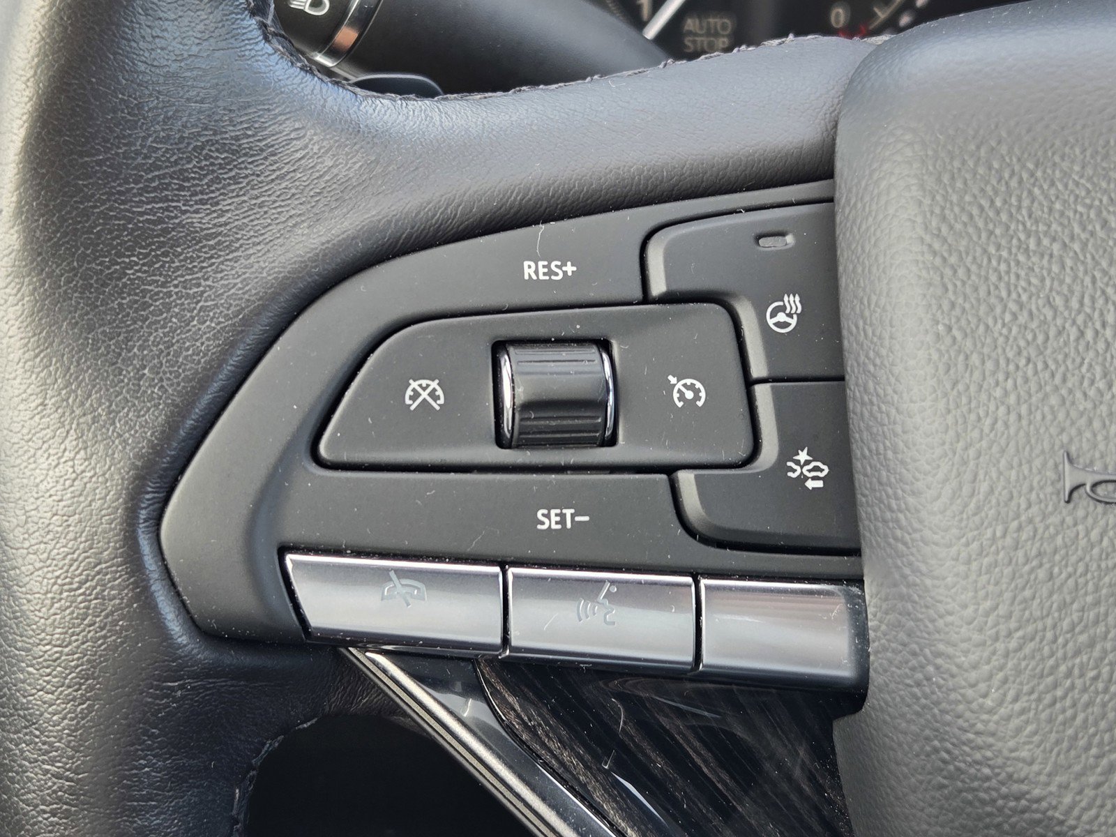 Certified 2025 Cadillac XT6 Premium Luxury image 26