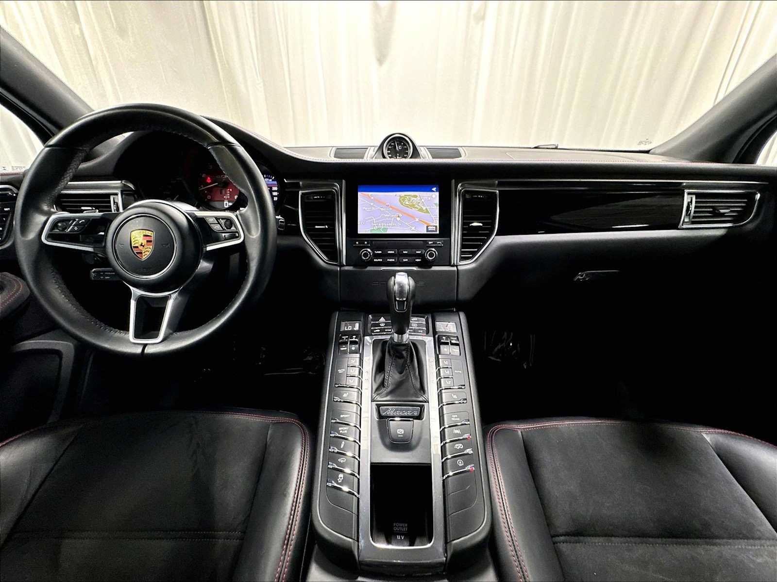 Used 2017 Porsche Macan GTS AWD/4WD image 16