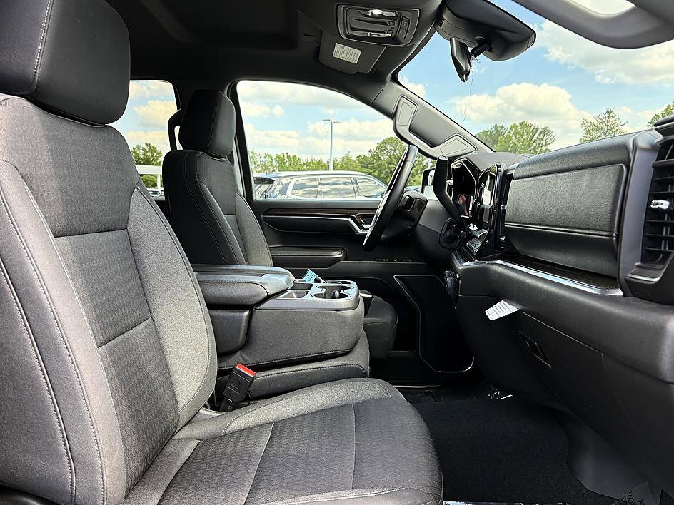 Used 2023 Chevrolet Silverado 1500 LT AWD/4WD image 12