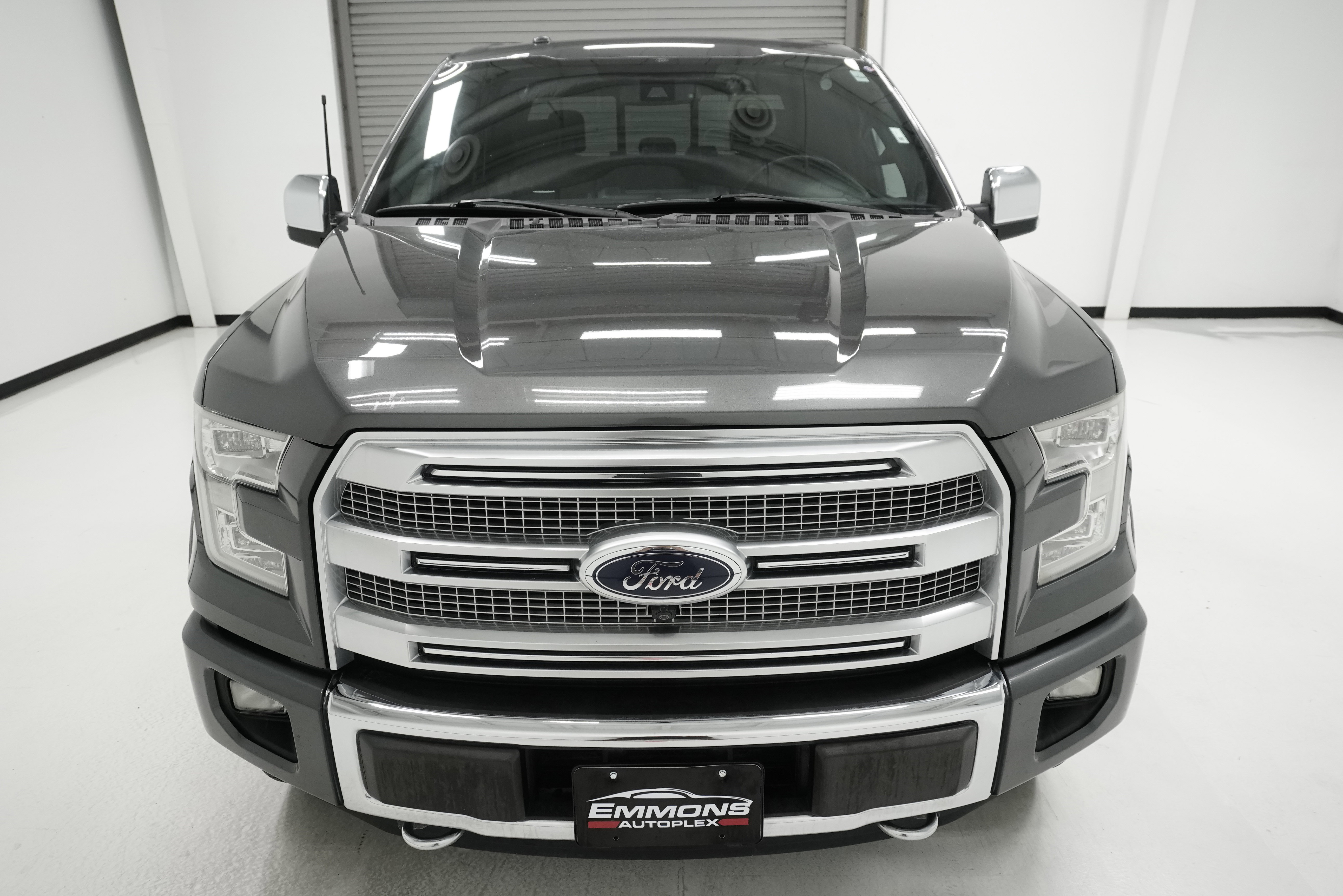 Used 2015 Ford F150 Platinum w/ Equipment Group 701A Luxury AWD/4WD image 2