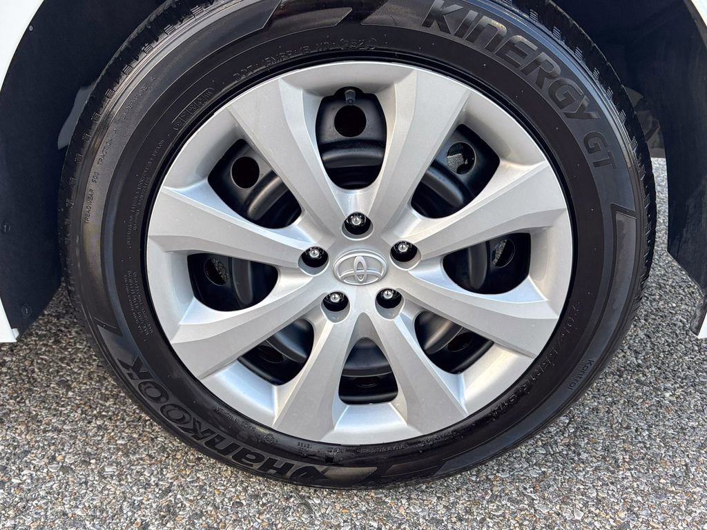 Used 2024 Toyota Corolla LE image 42