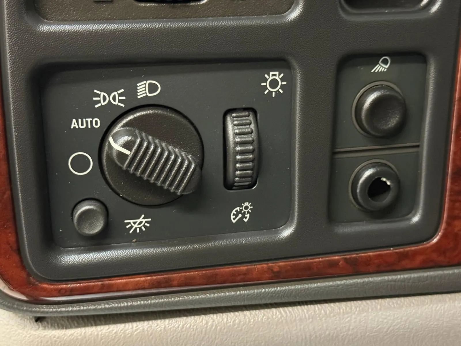 Used 2006 Cadillac Escalade EXT Sport Utility Pickup 4D 5 1/4 image 26