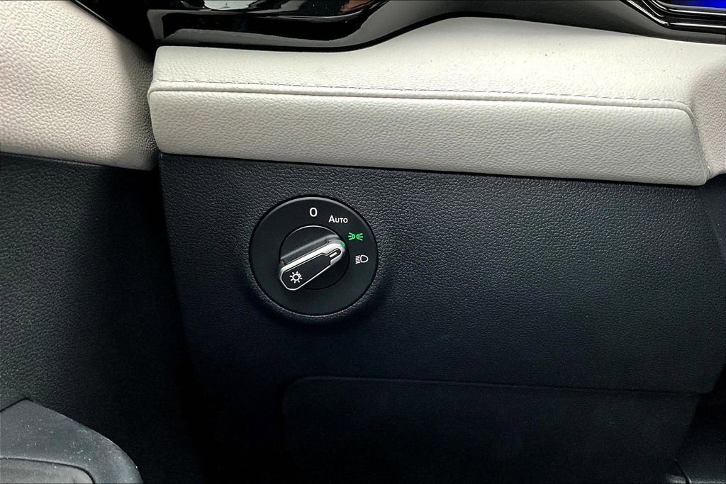 New 2026 Volkswagen Taos S image 16