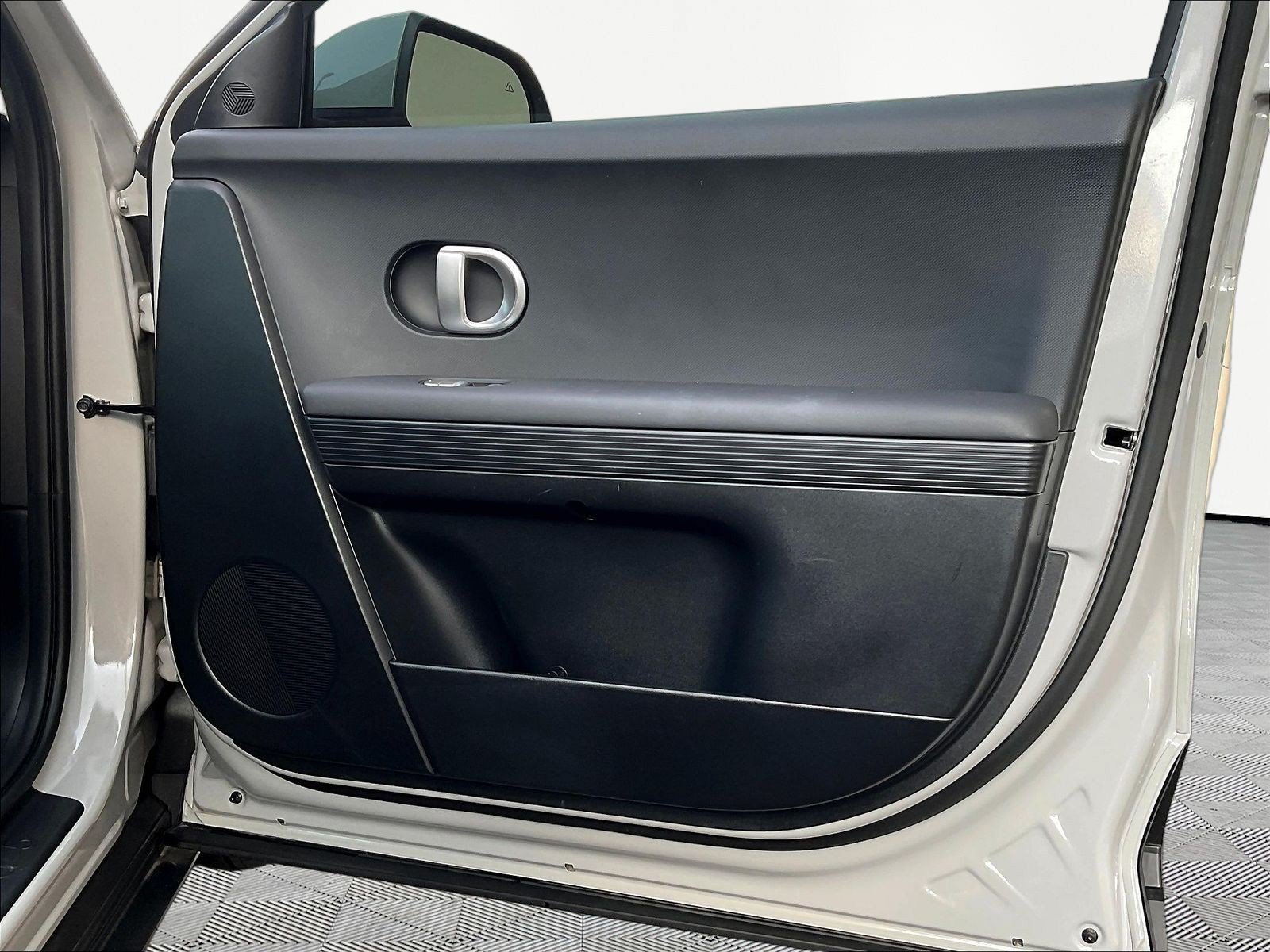 Used 2024 Hyundai Ioniq 5 SEL RWD image 27