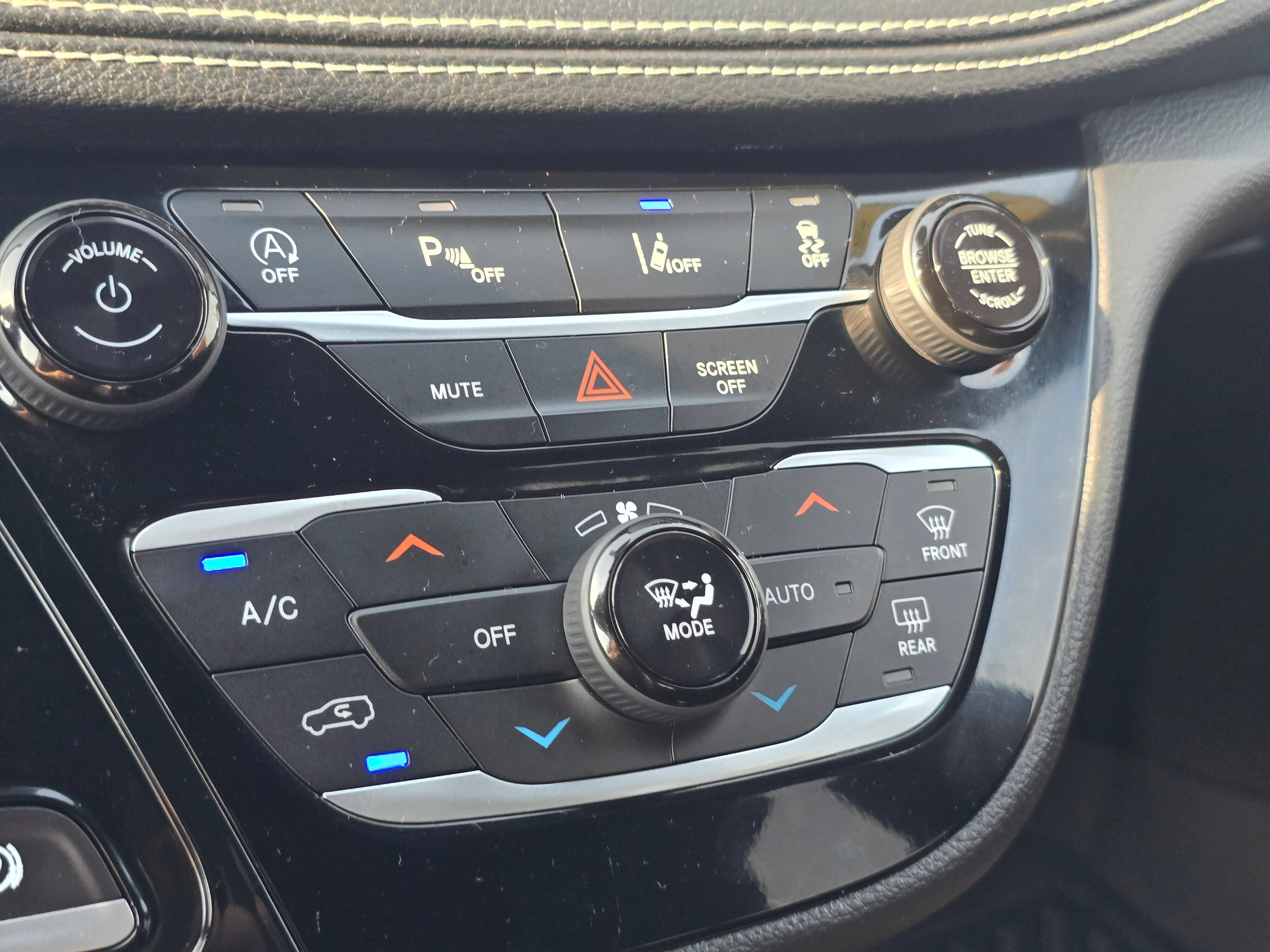 Used 2021 Chrysler Pacifica Touring w/ S Appearance Package FWD image 27