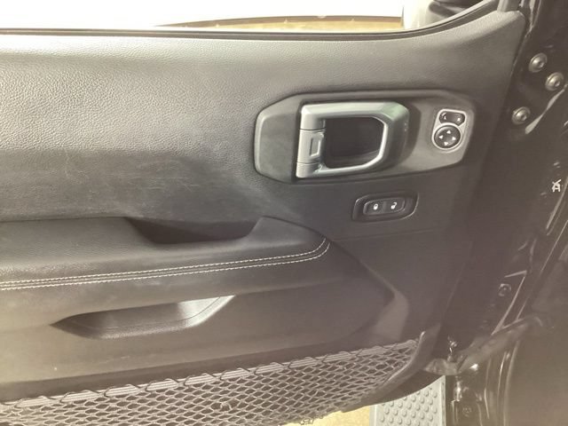 Used 2020 Jeep Wrangler Unlimited Sahara AWD/4WD image 11