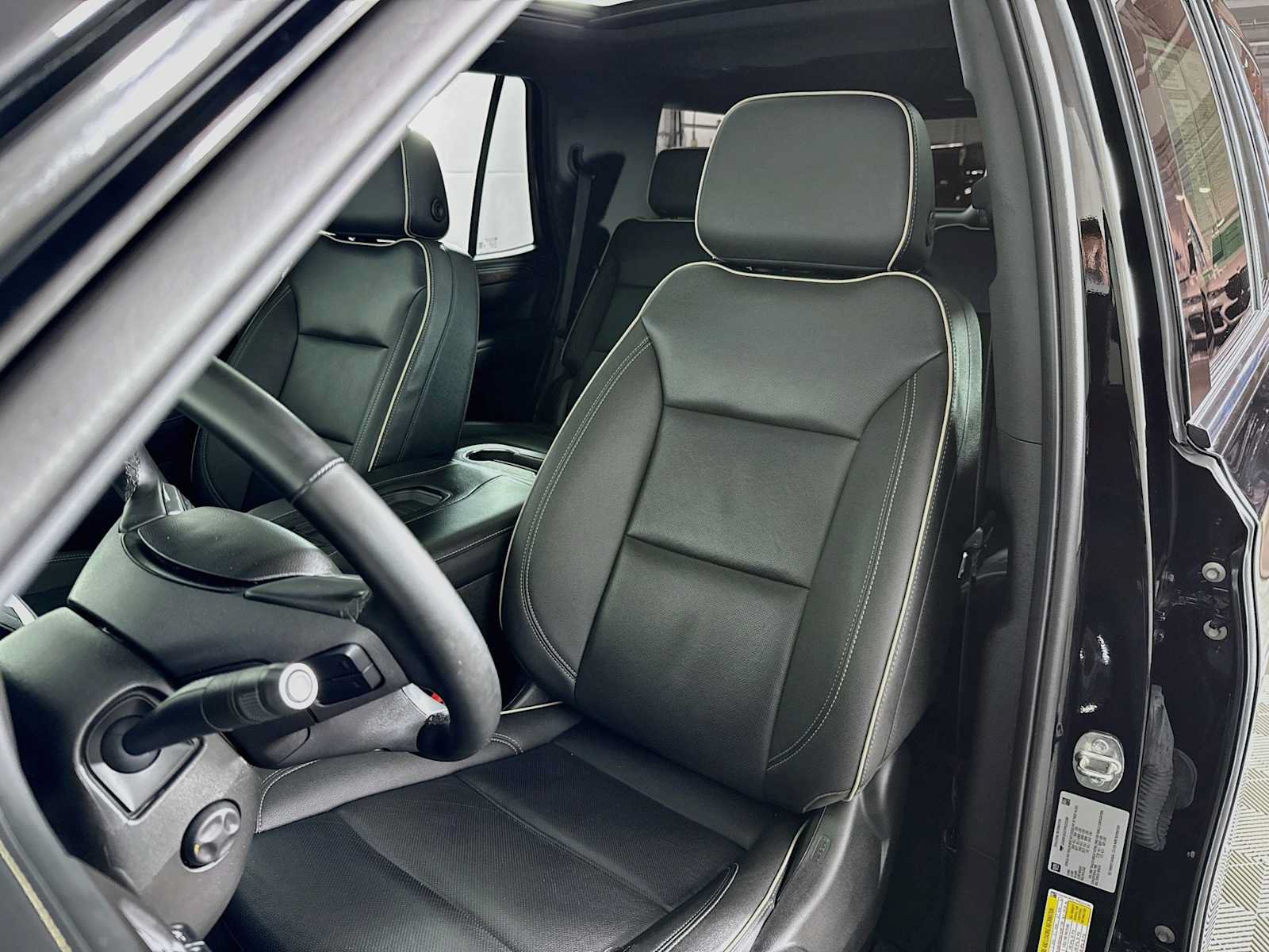 Used 2023 Chevrolet Tahoe Premier w/ Premium Package AWD/4WD image 11