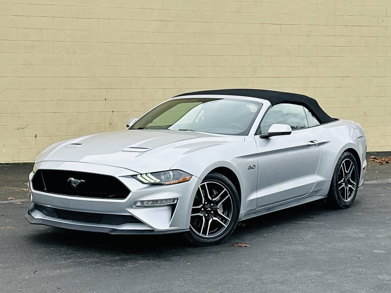 Used 2019 Ford Mustang GT Premium RWD image 4