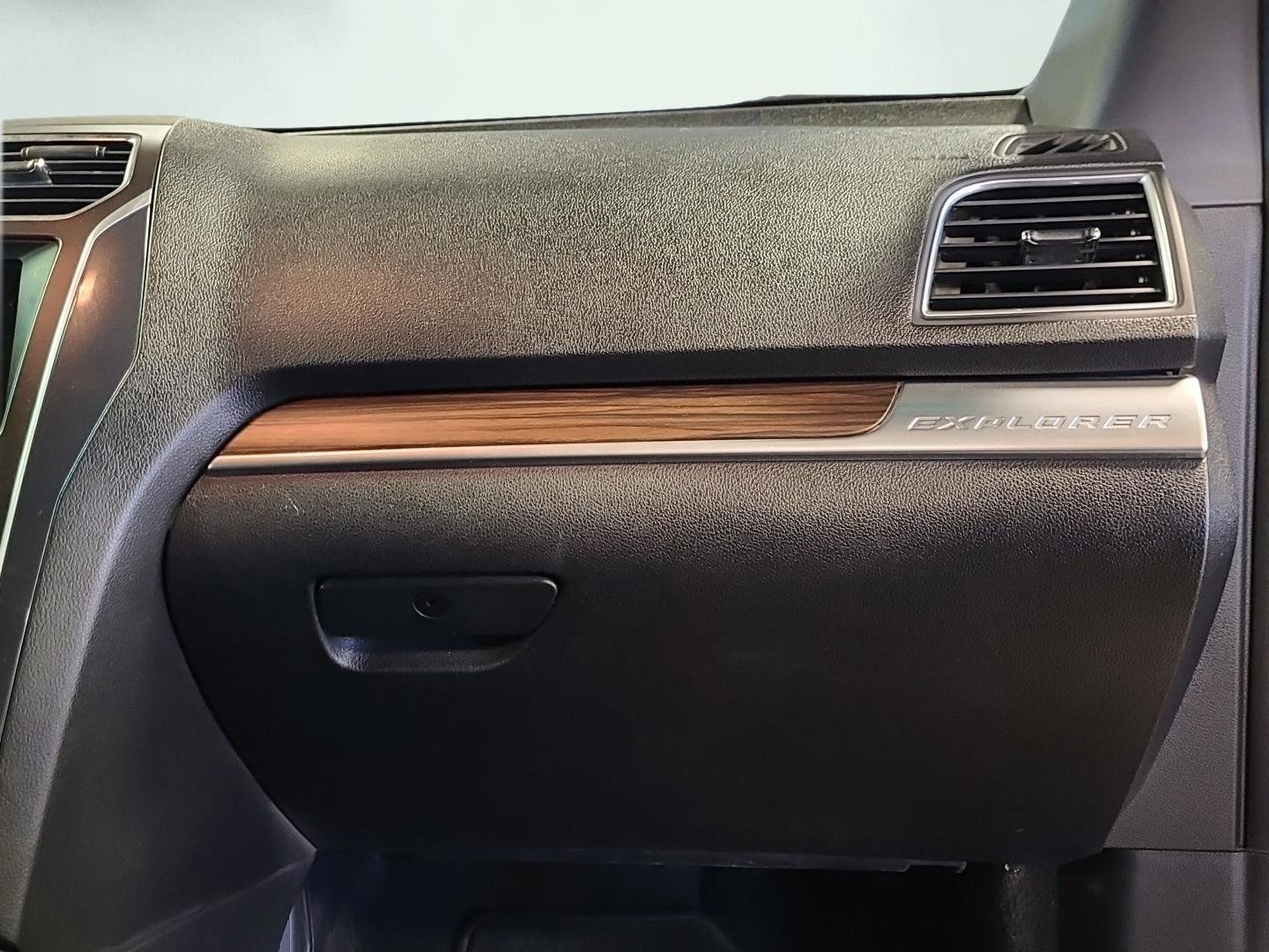 Used 2017 Ford Explorer Limited w/ Equipment Group 303A image 22