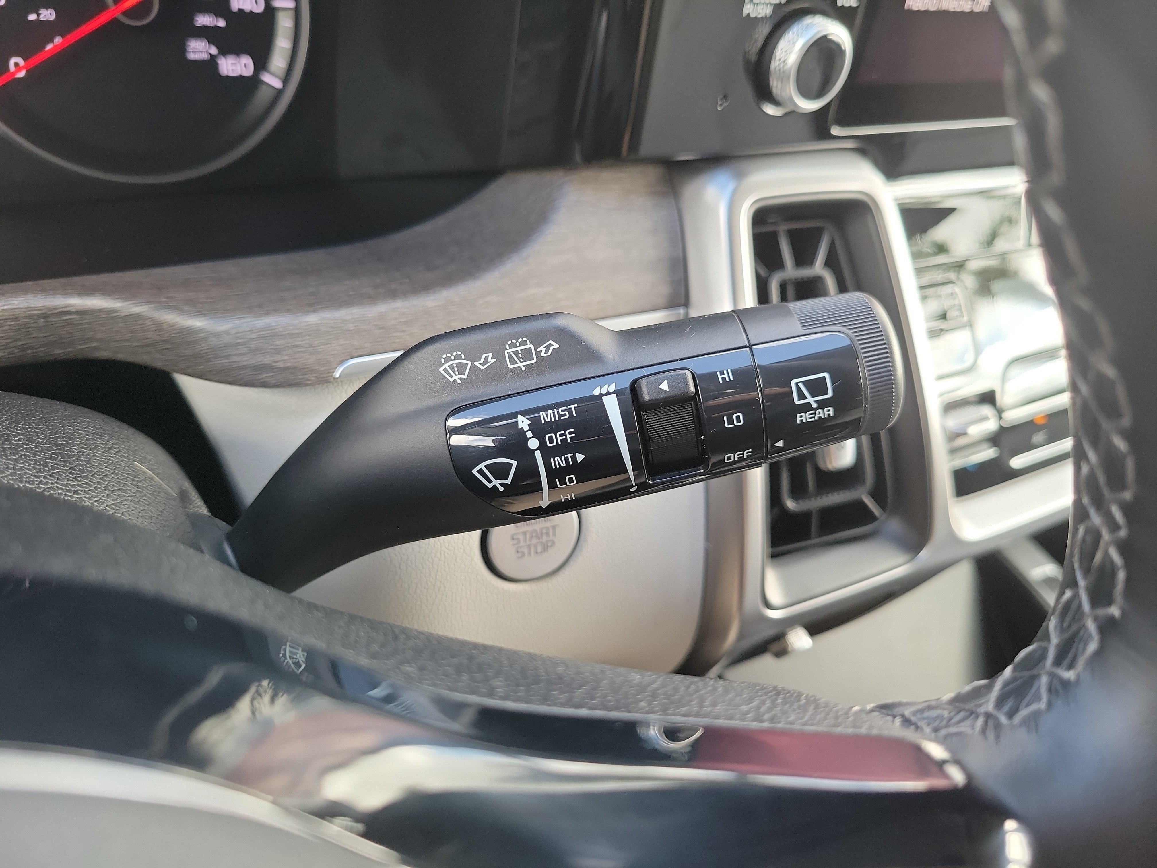 Used 2022 Kia Sorento EX w/ Panoramic Sunroof Package FWD image 32