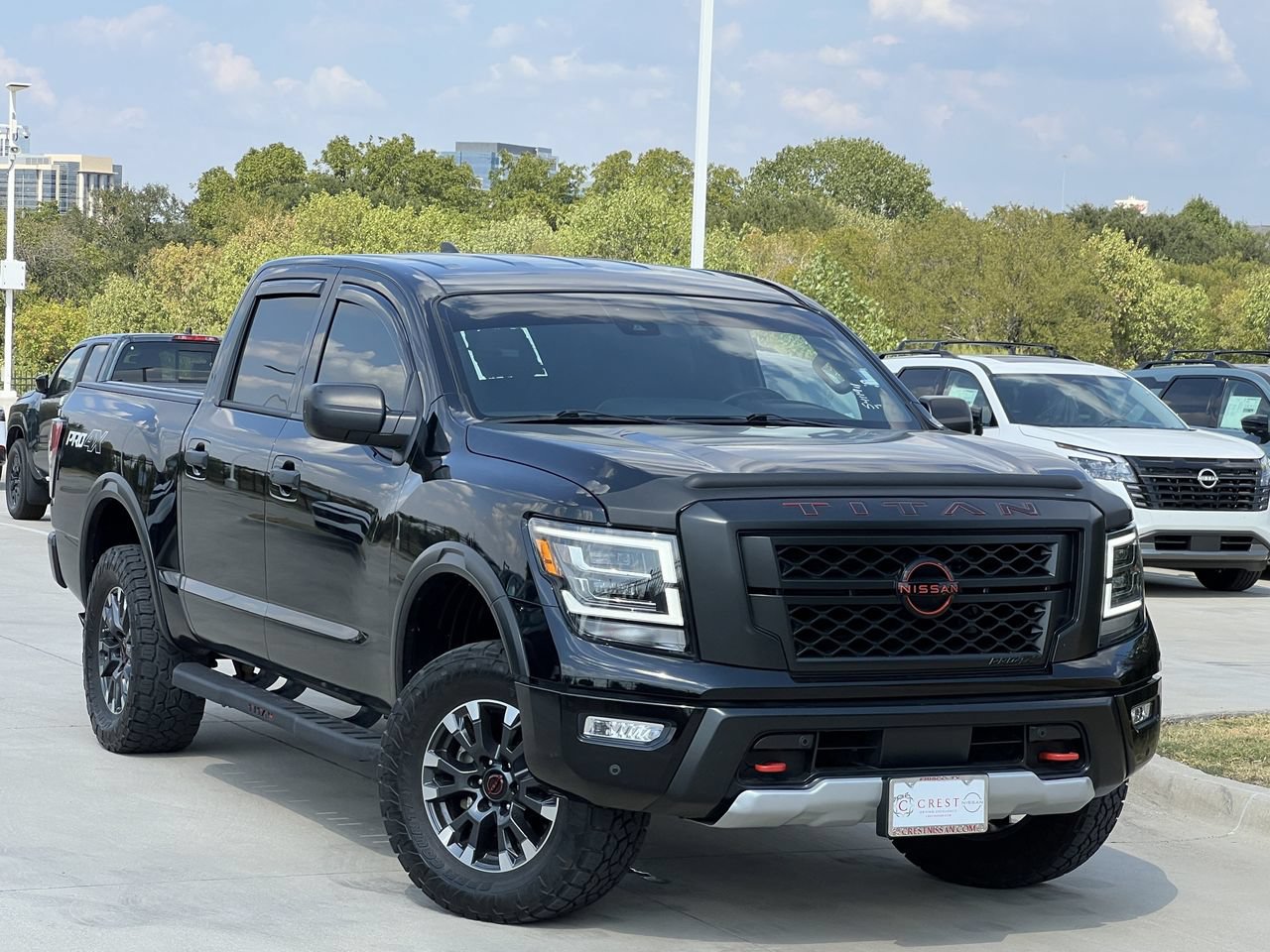 Used 2023 Nissan Titan PRO-4X w/ Pro-4x Utility Package AWD/4WD image 2