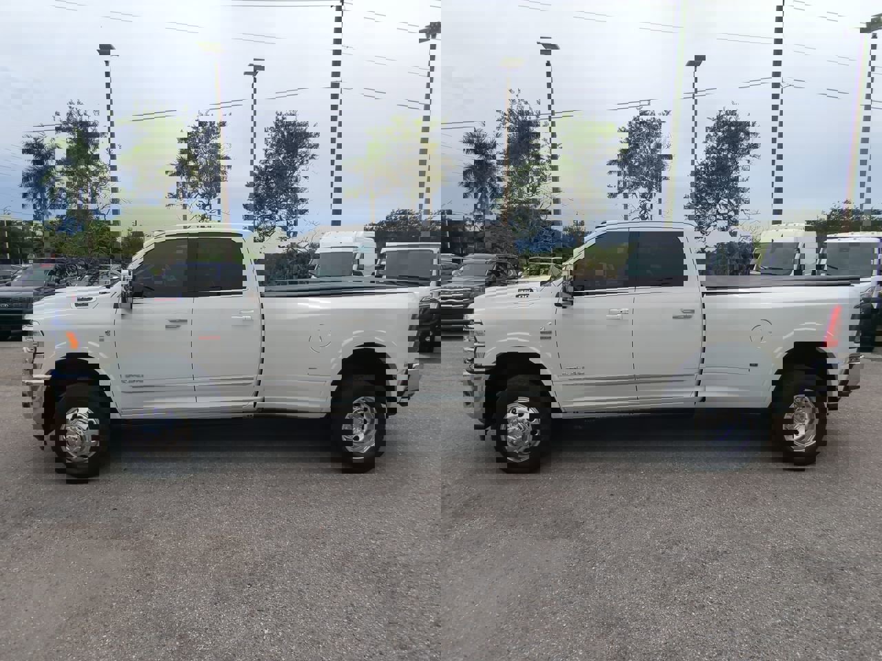 Used 2024 RAM 3500 Limited image 8