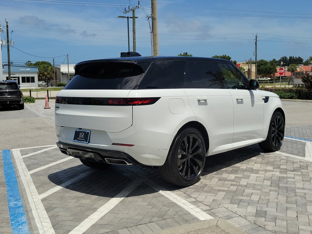 New 2026 Land Rover Range Rover Sport Dynamic SE AWD/4WD image 5