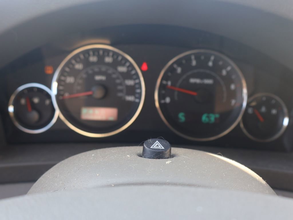 Used 2007 Jeep Grand Cherokee Laredo image 2