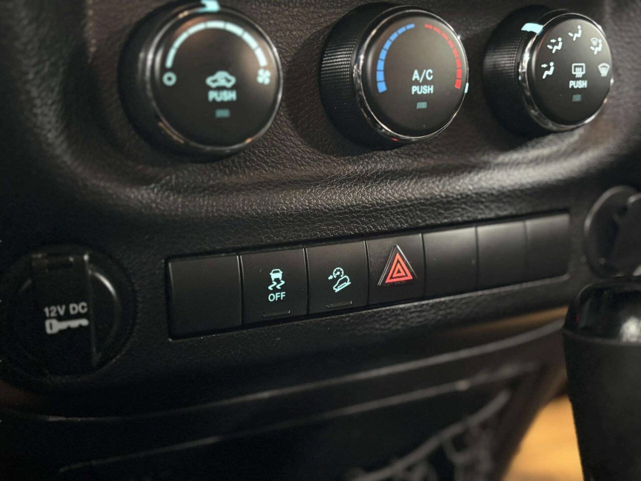 Used 2014 Jeep Wrangler Unlimited Sport image 27