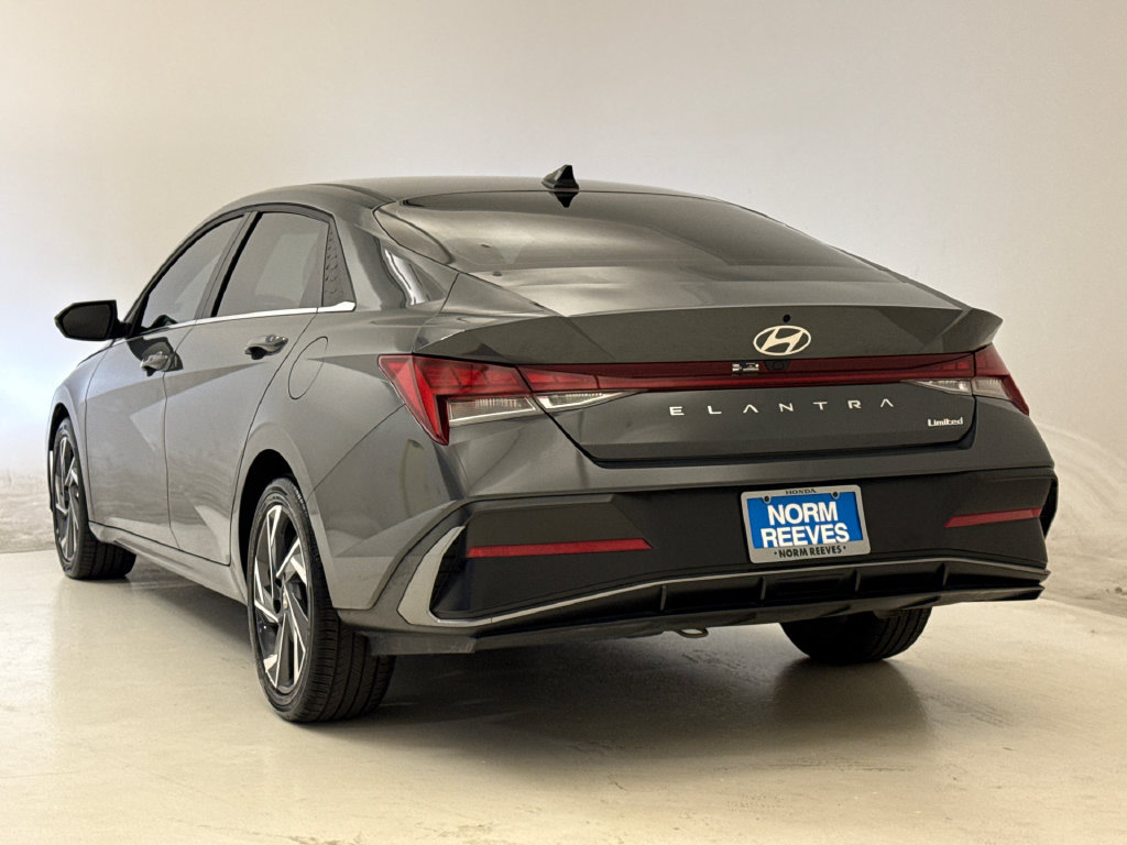Used 2026 Hyundai Elantra Limited FWD image 7