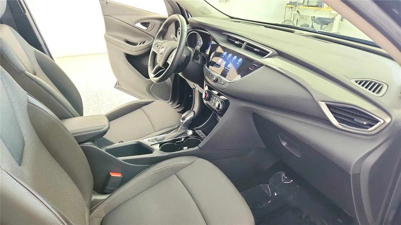 Used 2023 Buick Encore GX Preferred FWD image 36