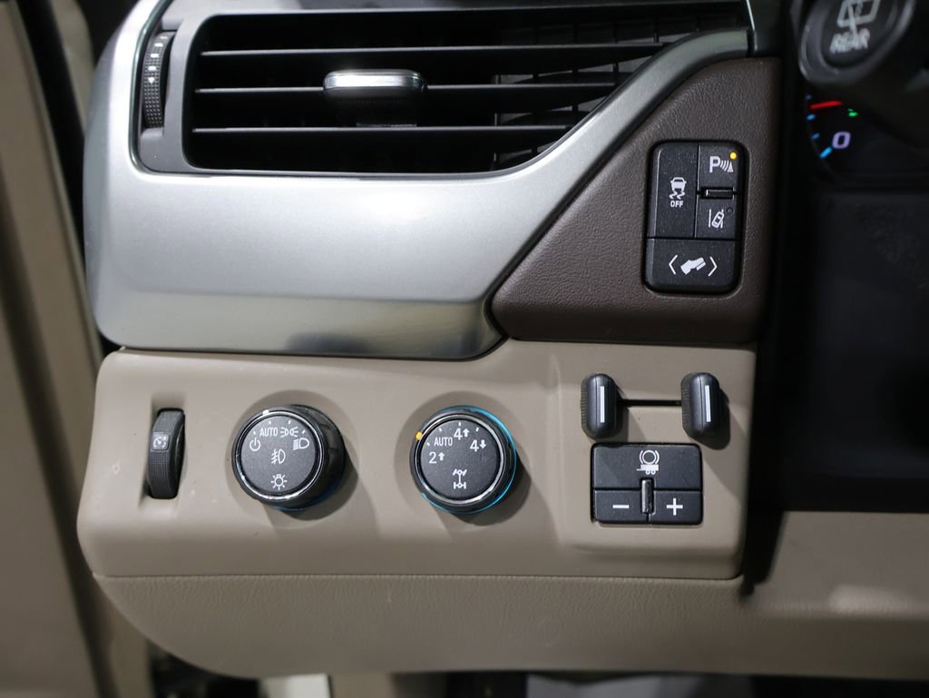 Used 2015 Chevrolet Suburban LTZ AWD/4WD image 34