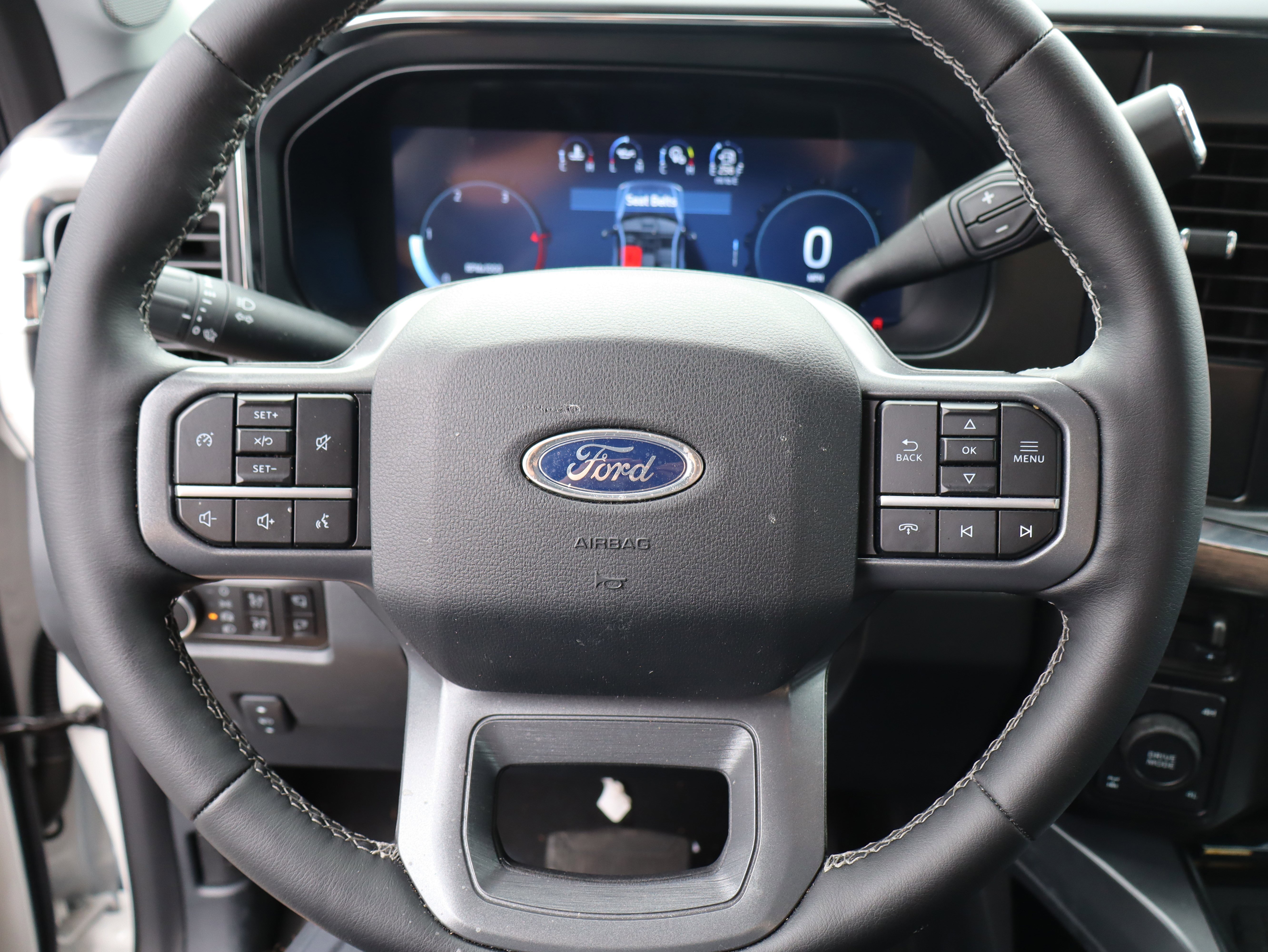 Used 2025 Ford F350 Lariat w/ Black Appearance Package image 24