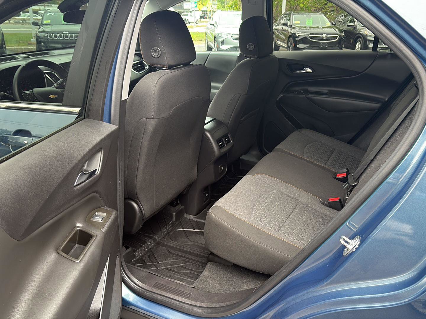 Used 2024 Chevrolet Equinox LT AWD/4WD image 9