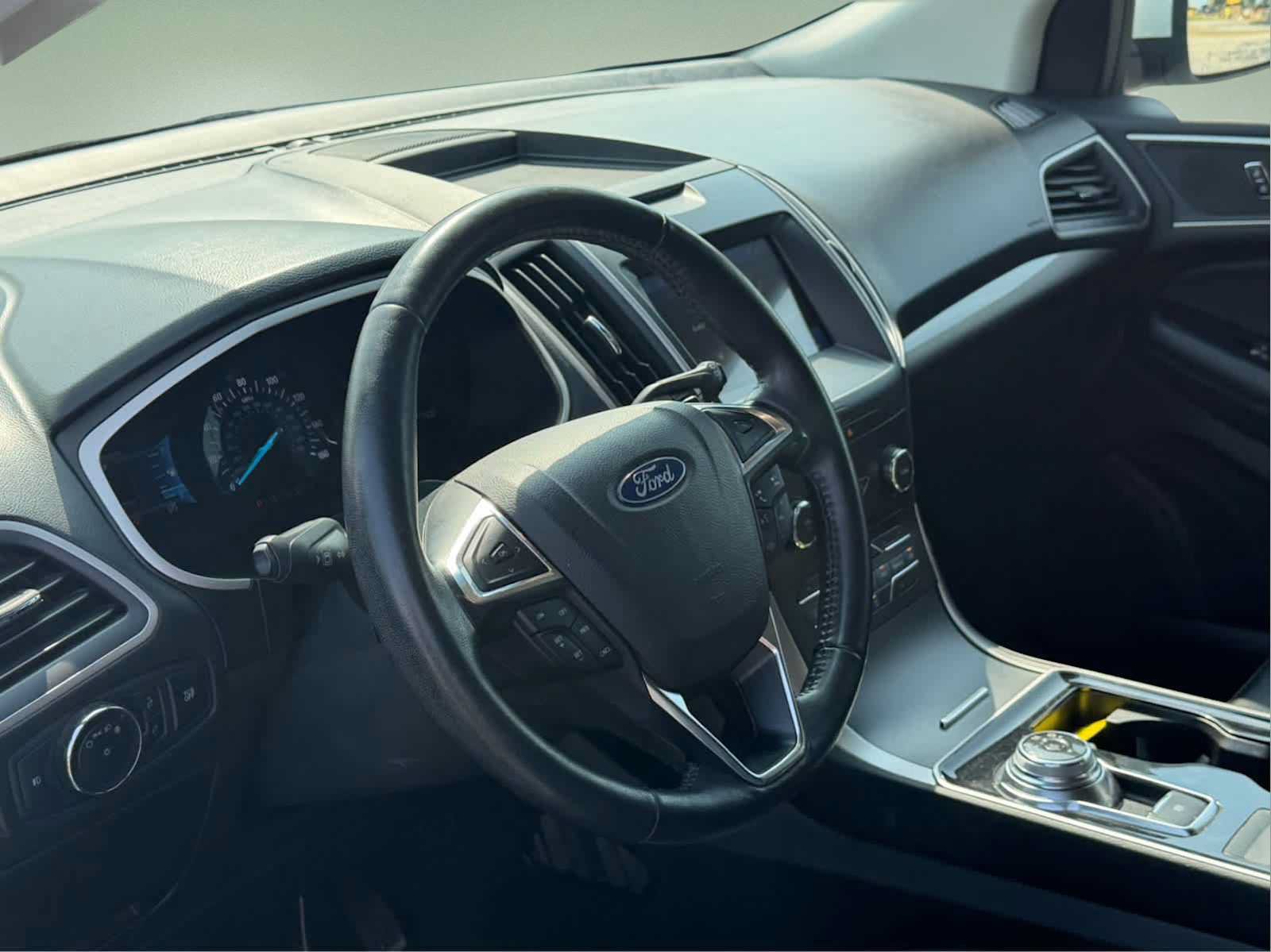 Used 2020 Ford Edge SEL w/ Cold Weather Package AWD/4WD image 16