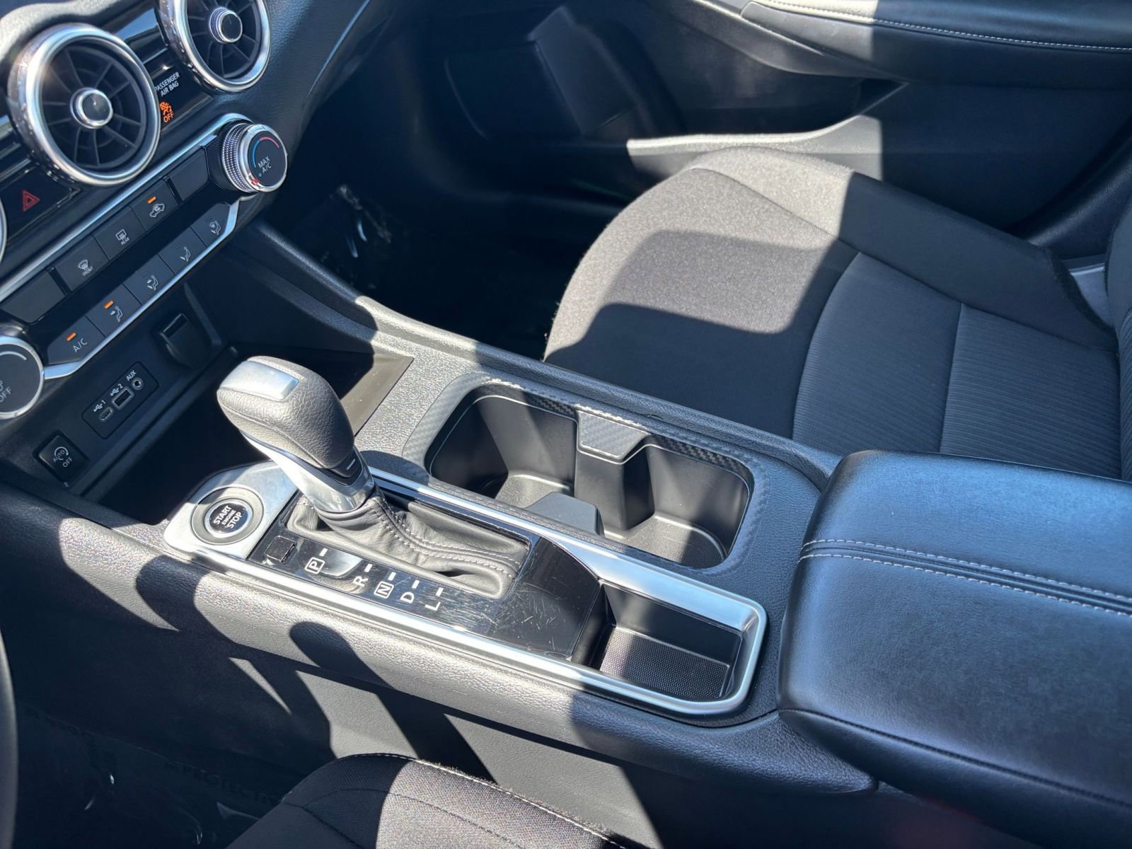 Used 2025 Nissan Sentra SV image 41