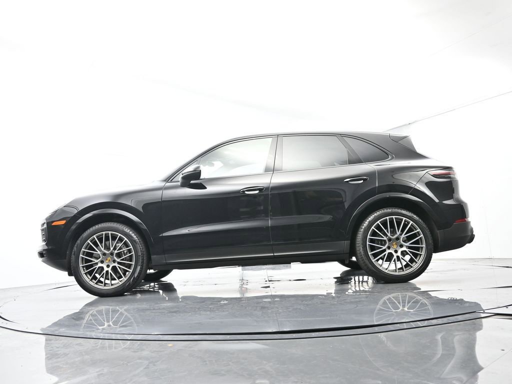 Certified 2023 Porsche Cayenne Platinum Edition image 45