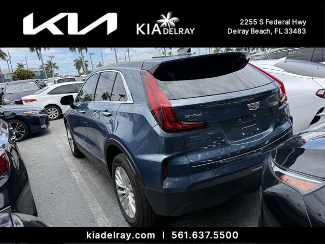 Used 2024 Cadillac XT4 Luxury w/ Cold Weather Package FWD image 8