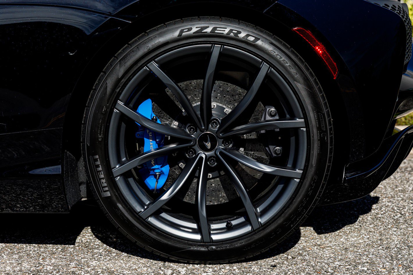 Used 2023 McLaren Artura image 19