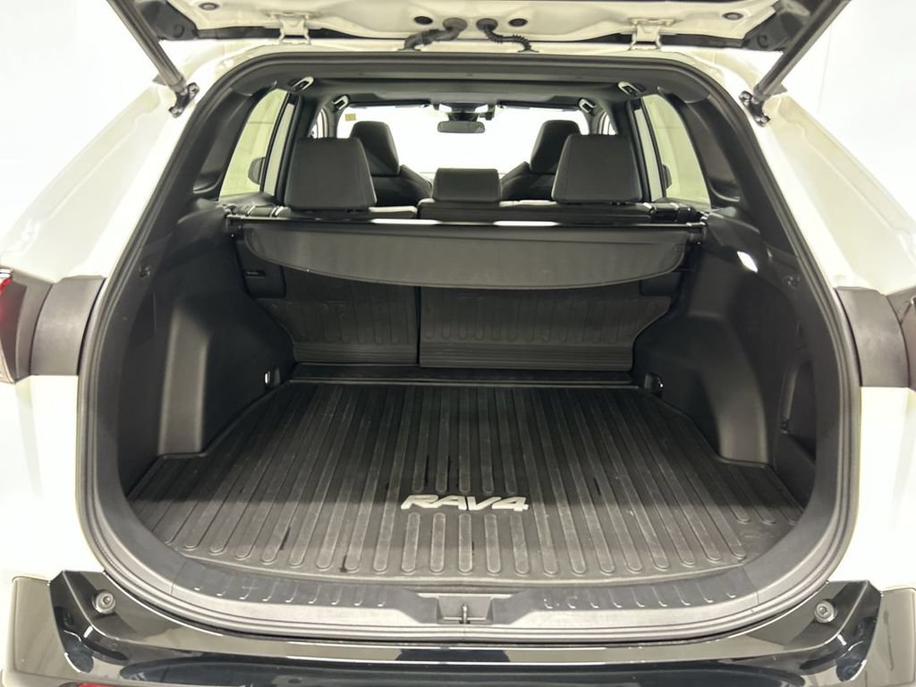 Used 2022 Toyota RAV4 SE w/ Convenience Package AWD/4WD image 22