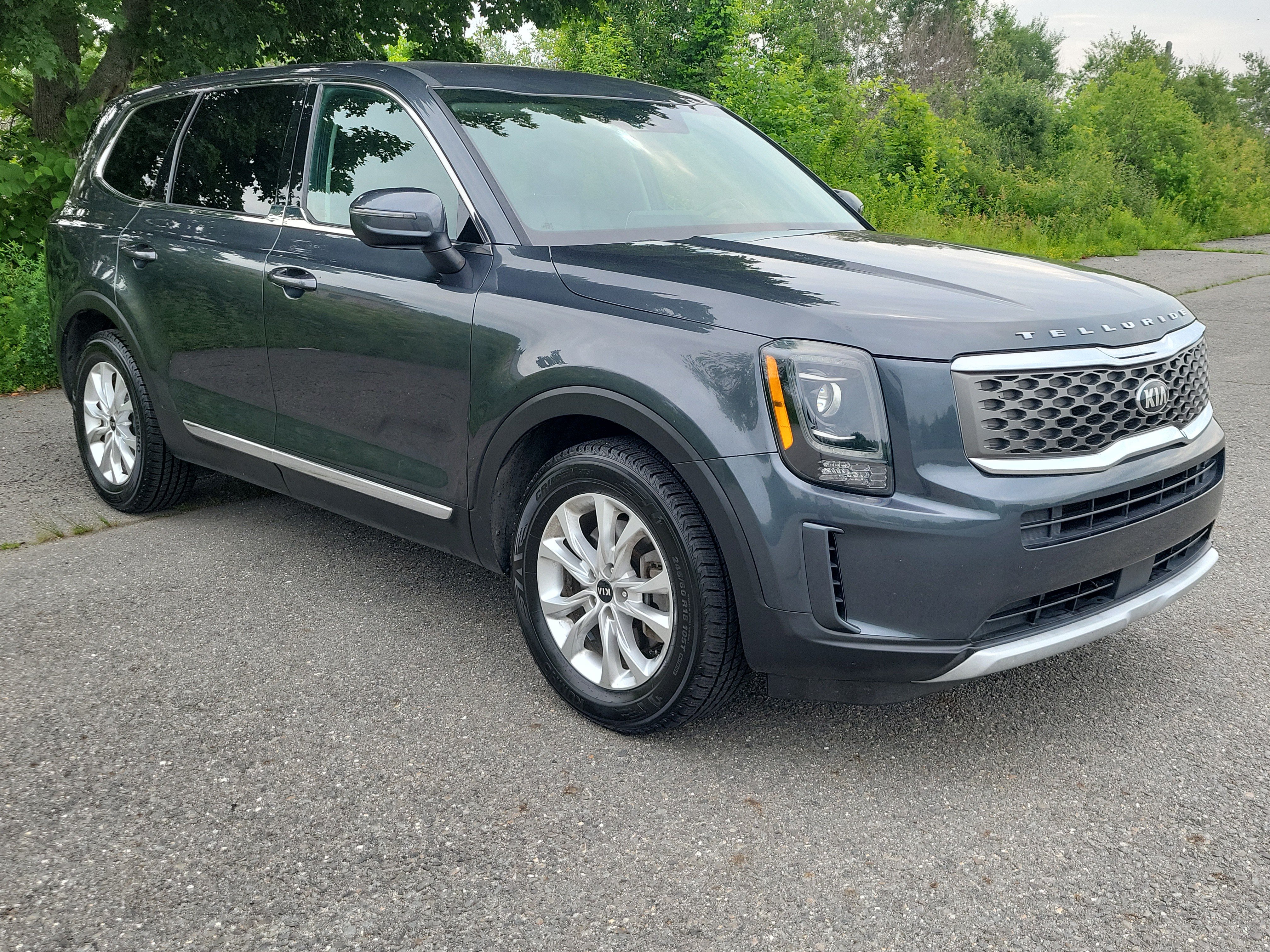 Used 2020 Kia Telluride LX FWD image 3