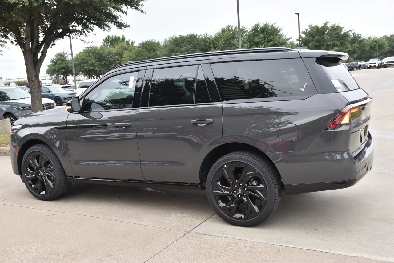 New 2026 Lincoln Navigator Black Label AWD/4WD image 10
