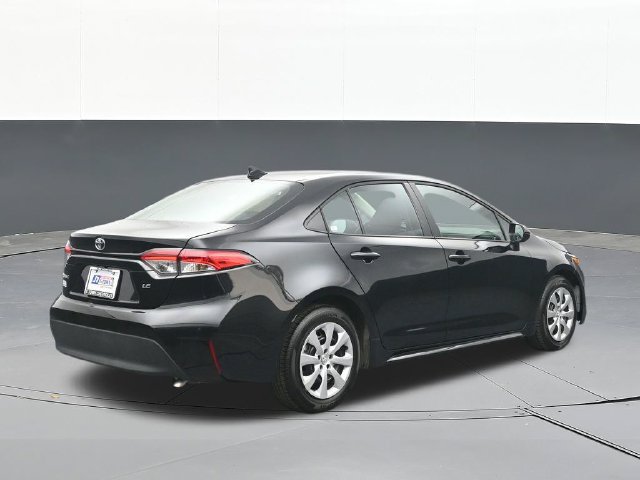 Used 2026 Toyota Corolla LE FWD image 13