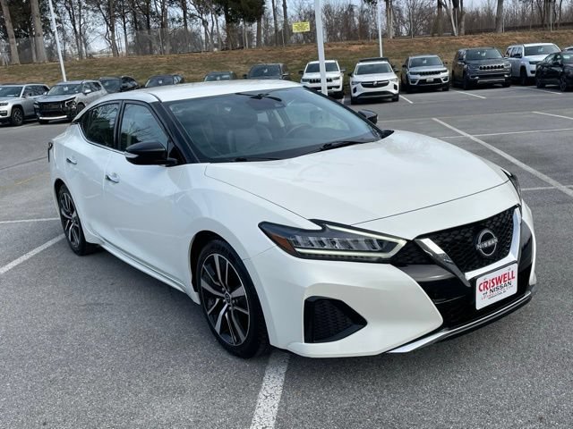 Used 2023 Nissan Maxima SV w/ Floor Mat Group FWD image 2