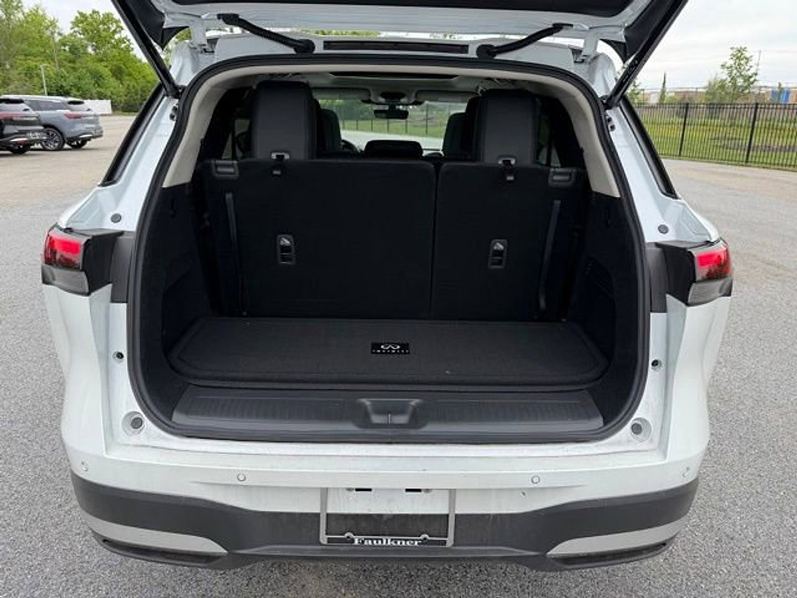 Certified 2026 INFINITI QX60 Luxe w/ Cargo Package AWD/4WD image 20