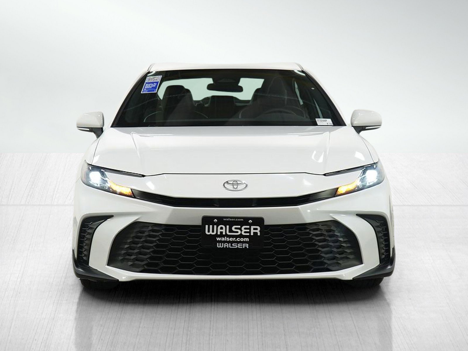 Used 2025 Toyota Camry SE image 10