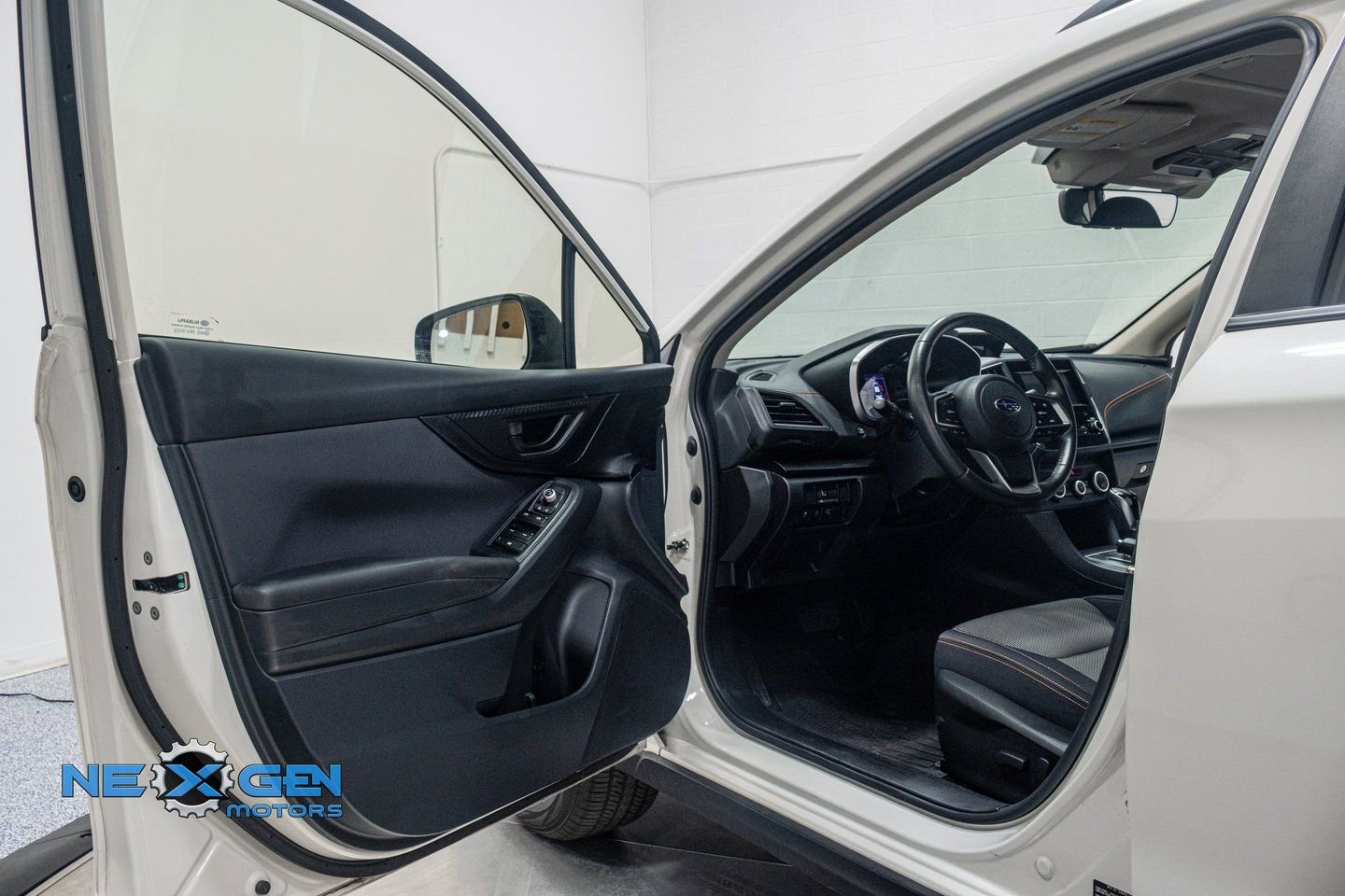 Used 2020 Subaru Crosstrek 2.0i Premium w/ Moonroof Package 2 AWD/4WD image 9
