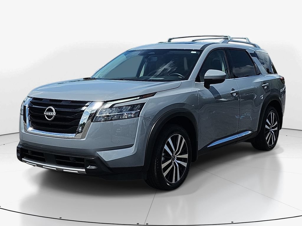 Used 2024 Nissan Pathfinder Platinum FWD image 11