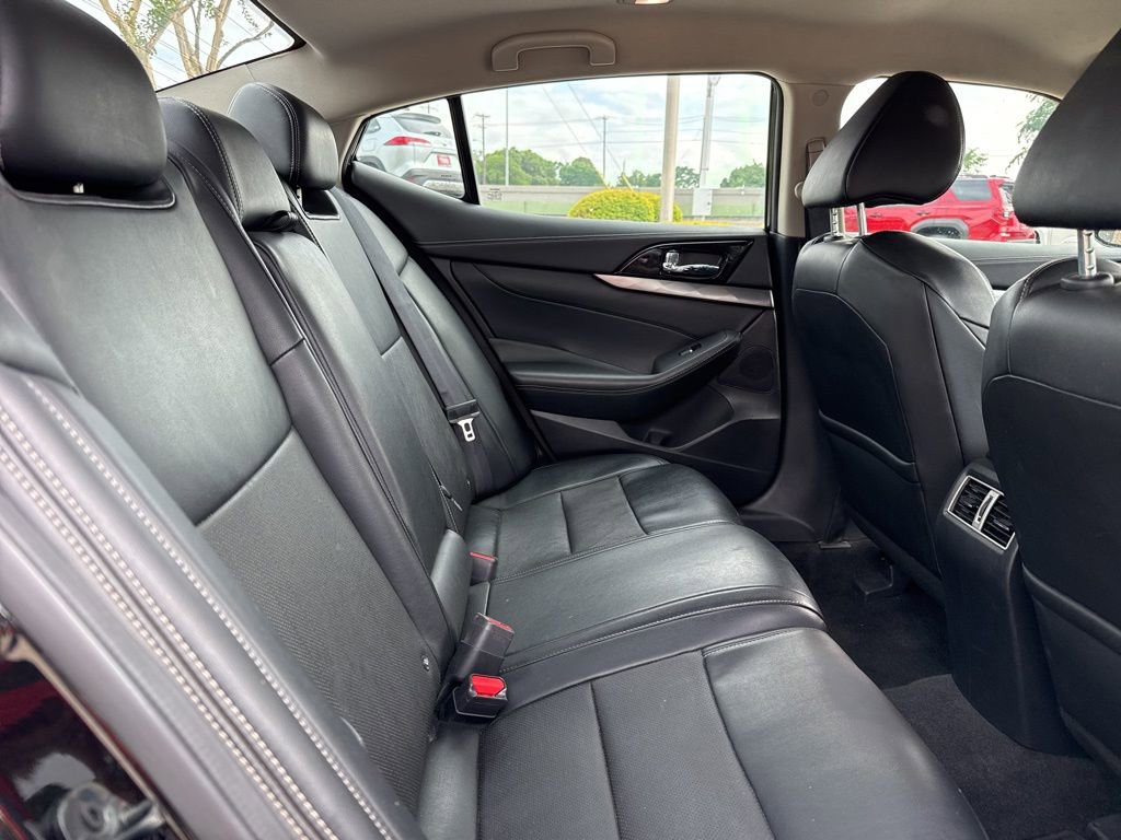 Used 2023 Nissan Maxima SV w/ Floor Mat Group FWD image 10