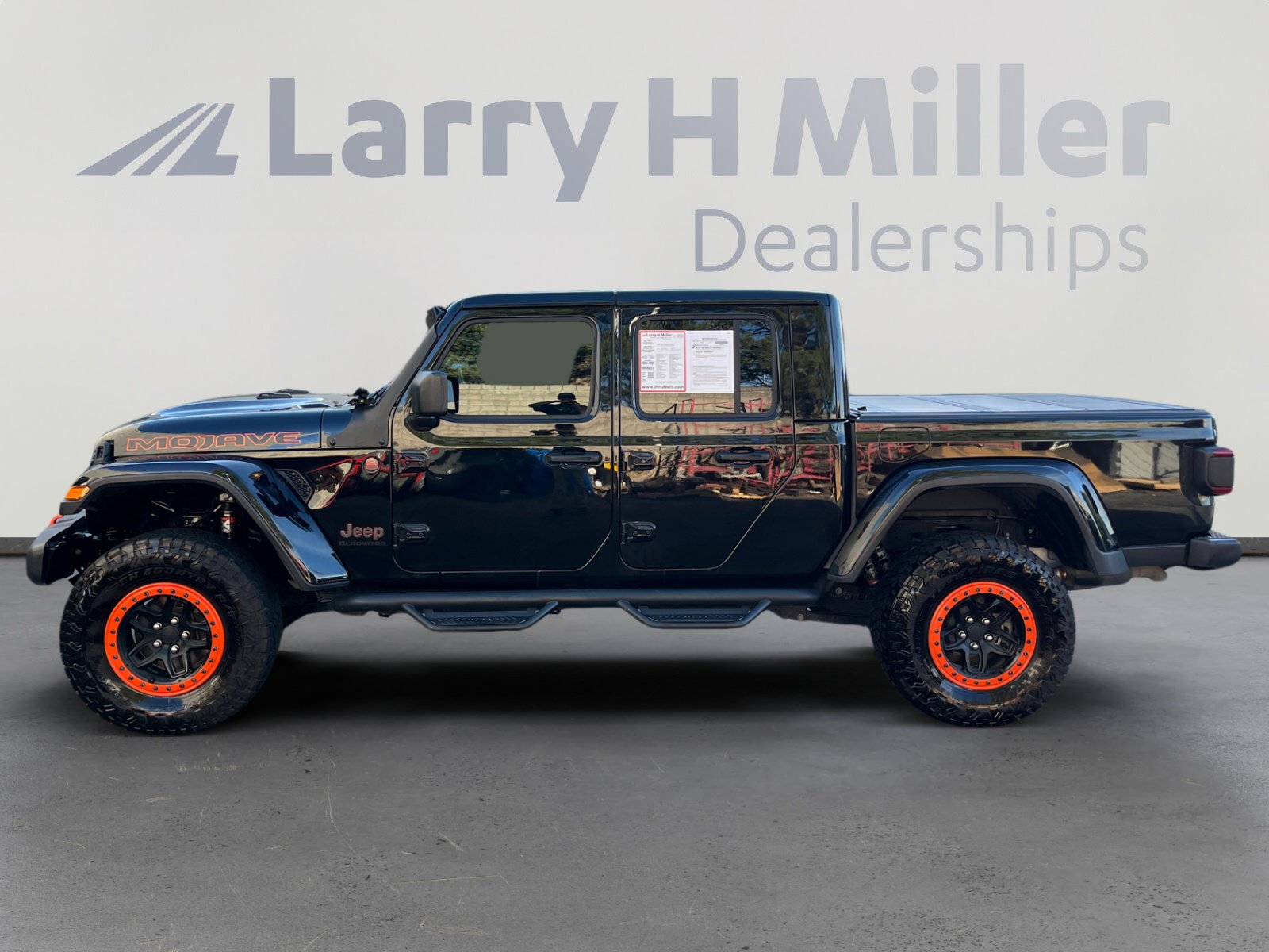 Used 2020 Jeep Gladiator Mojave AWD/4WD image 2
