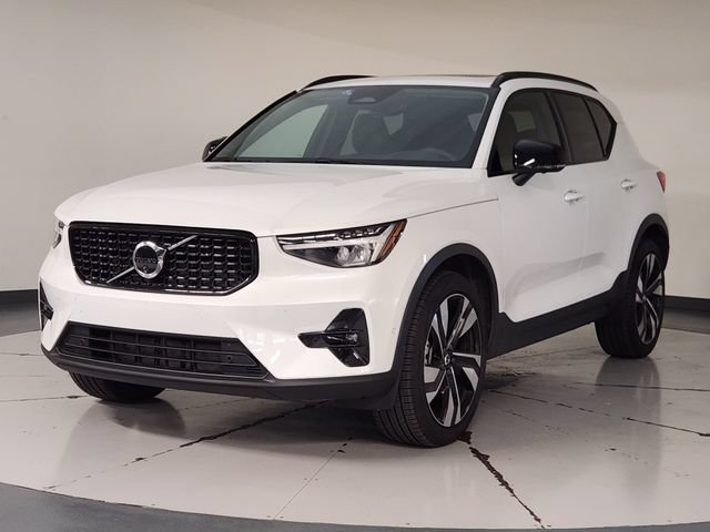 Certified 2025 Volvo XC60 B5 Core AWD/4WD video 1
