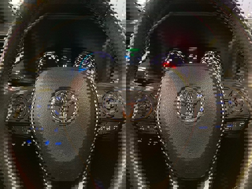 Used 2022 Toyota RAV4 SE image 20