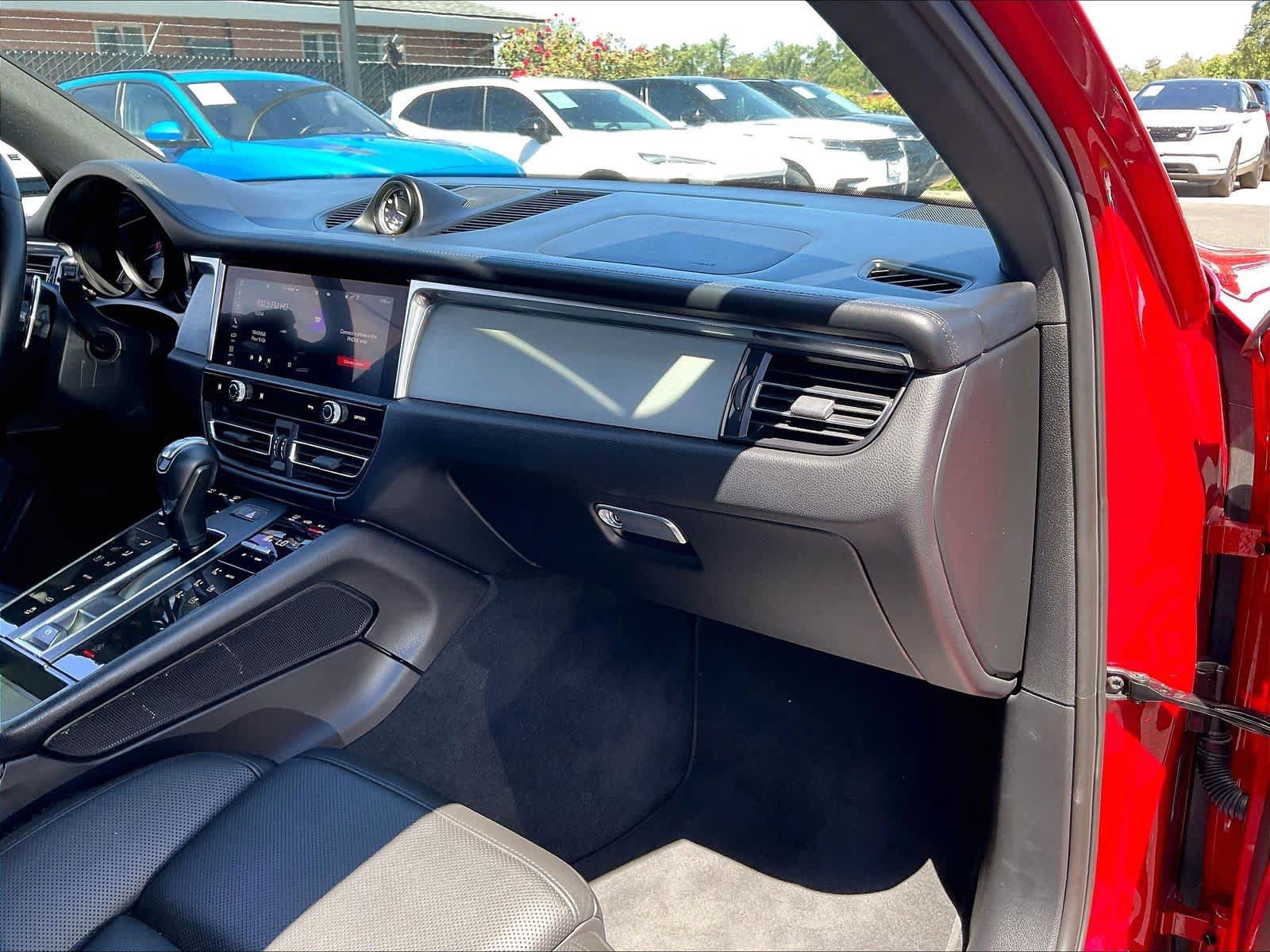 Used 2022 Porsche Macan S AWD/4WD image 18