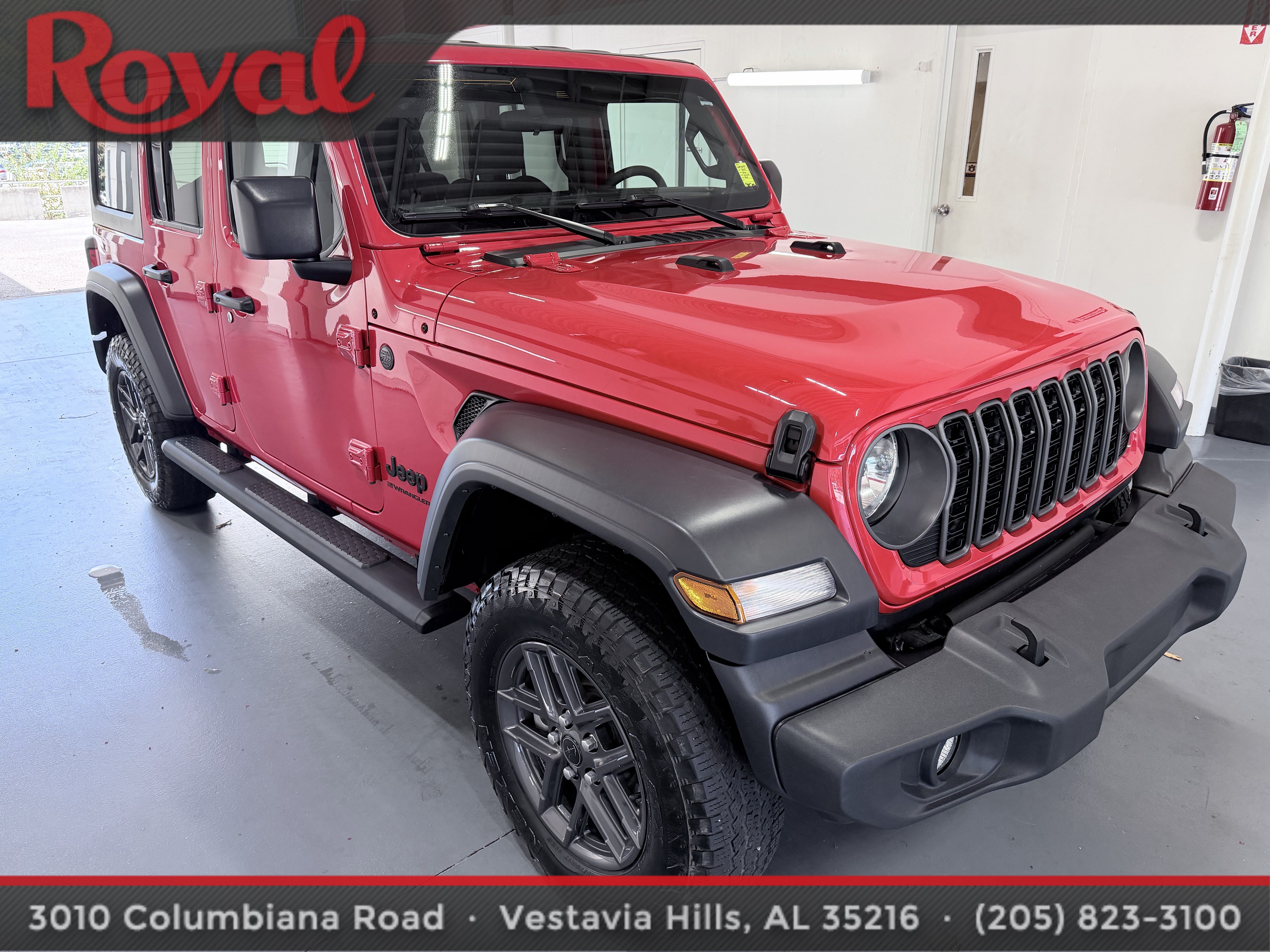 Used 2024 Jeep Wrangler Unlimited Sport AWD/4WD image 3